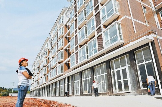 公租房里看变化 分房:从统一摇号到人性化倾斜