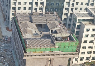 河南最牛"楼顶四合院"拆除竟需10万元 房子霸气!(图)