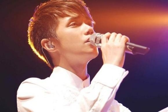 张敬轩看中豪宅 称签英皇几年都肯 --凤凰房产