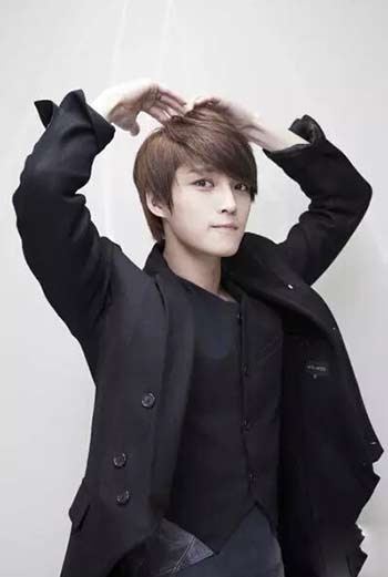 贫困家庭年收入_金在中年收入(3)