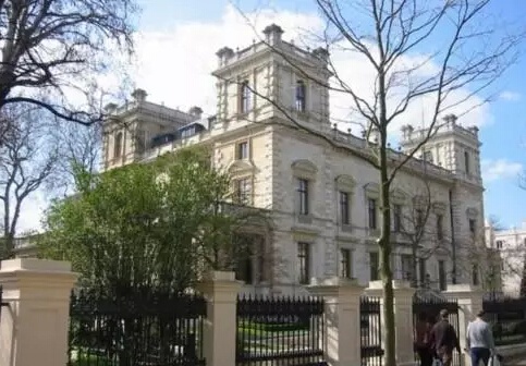 房产  说到世界上最贵的豪宅,估计很多人脑海里就想到了伦敦的1.