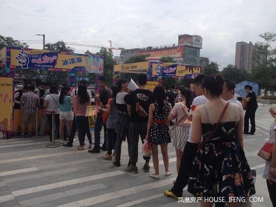 抢占五一楼市 万科黄埔仓示范区以及创意板房