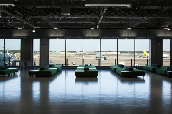 MUJI 为日本成田机场装修了一座航站楼 --凤凰