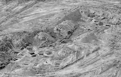 北京一小区旁空地藏明清古墓引居民围观(图) -