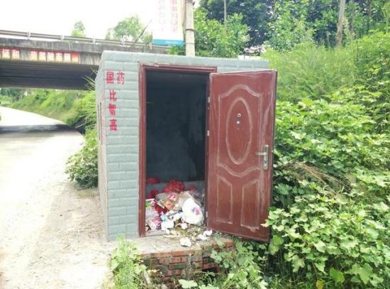 农村垃圾站配备防盗门 被称豪华垃圾房(图) -