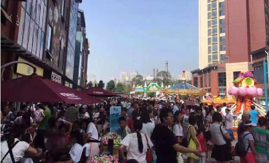 成都东郊游乐园万科魔方街亮相 --凤凰房产成