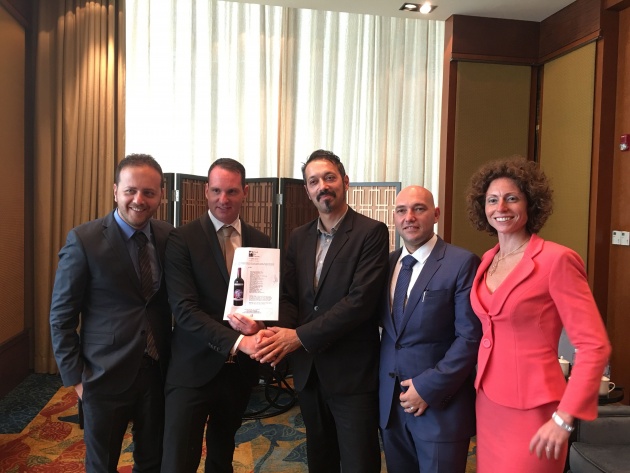 维妮酒业乔迁庆典暨费碧酒庄范思哲红葡萄酒中