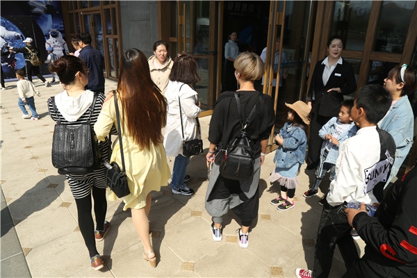 太空之旅小长假首亮本溪 万人参与成度假新方