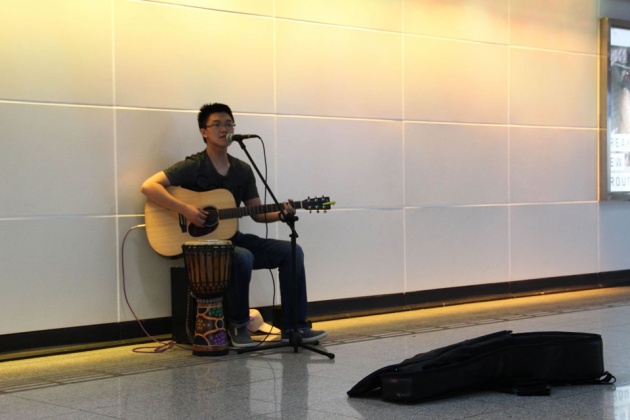 有房才有家 大小不重要 知足才能常乐 ——凤凰网房产成都