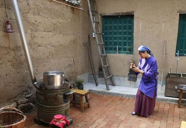 80后女医生隐居终南山 得高人指点终日采药行医