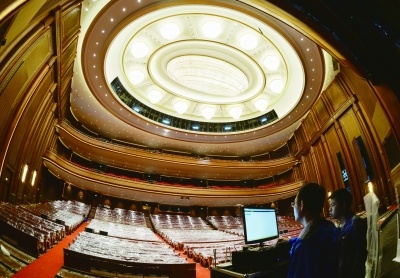 江苏大剧院综艺厅最后调试5月20日正式启用