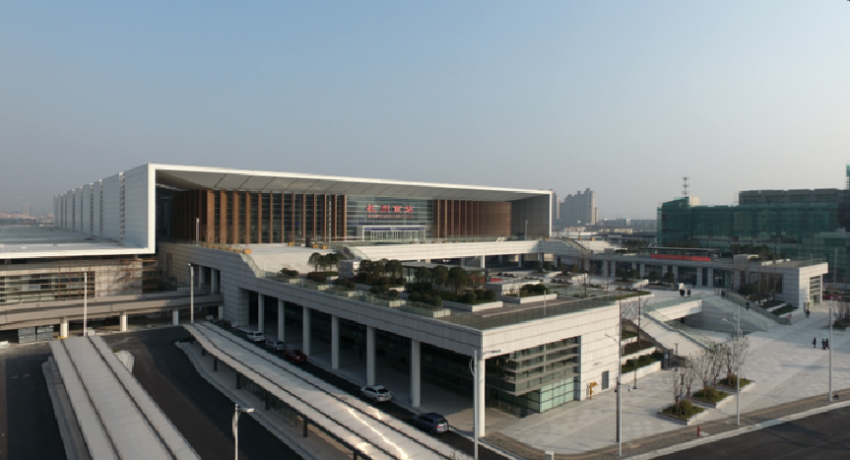 火车南站实景图(图片来源于网络)