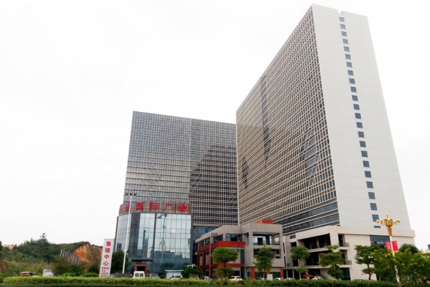 四通八达广场在售商铺50-80多平