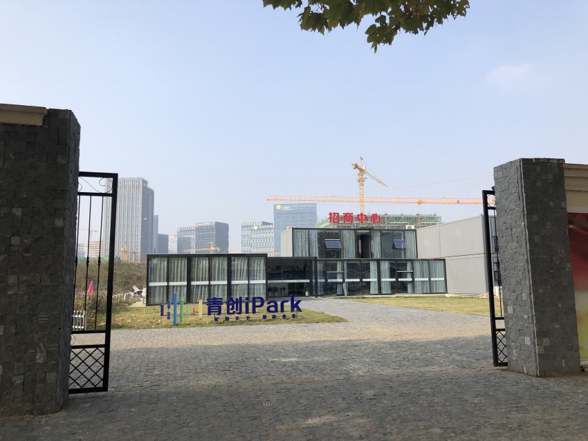 叠墅之争谁能突出重围? ——凤凰网房产南京