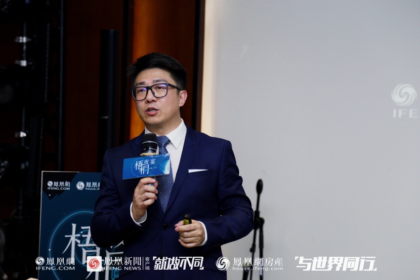 郝炜我们在记录着时代也在被时代所记录